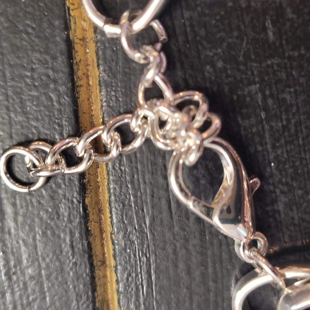 Elegant Silver Chain Bracelet - Picture 4 of 12